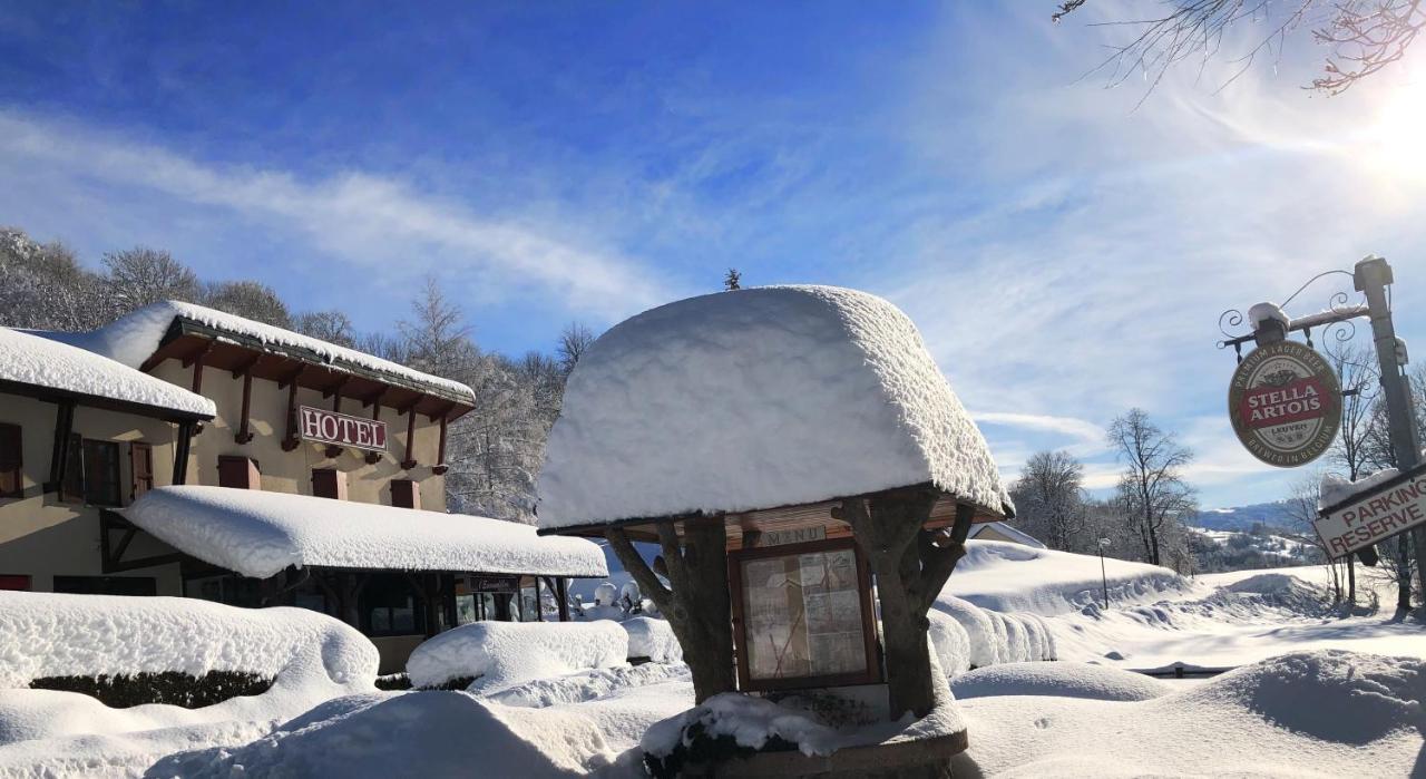 L'Escoundillou Hotell Saint-Jacques-des-Blats Exteriör bild