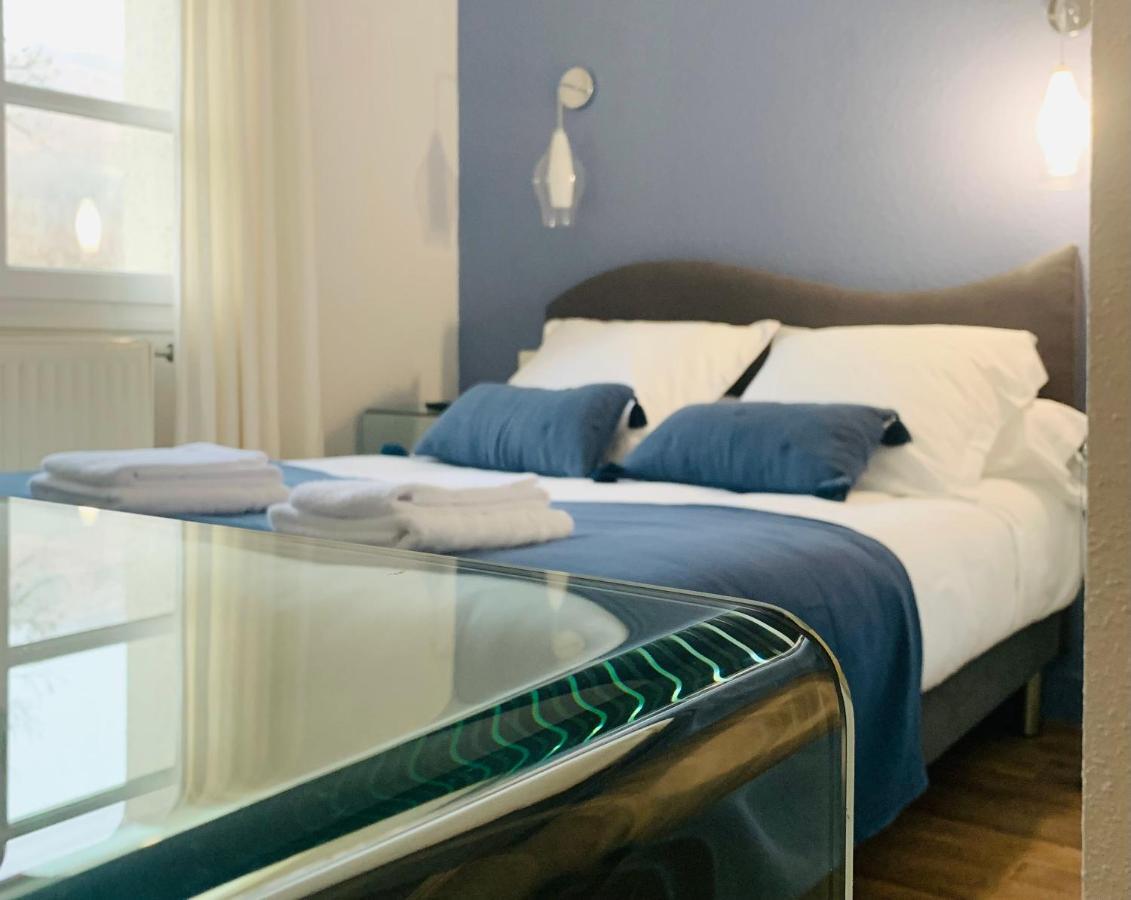 L'Escoundillou Hotell Saint-Jacques-des-Blats Exteriör bild