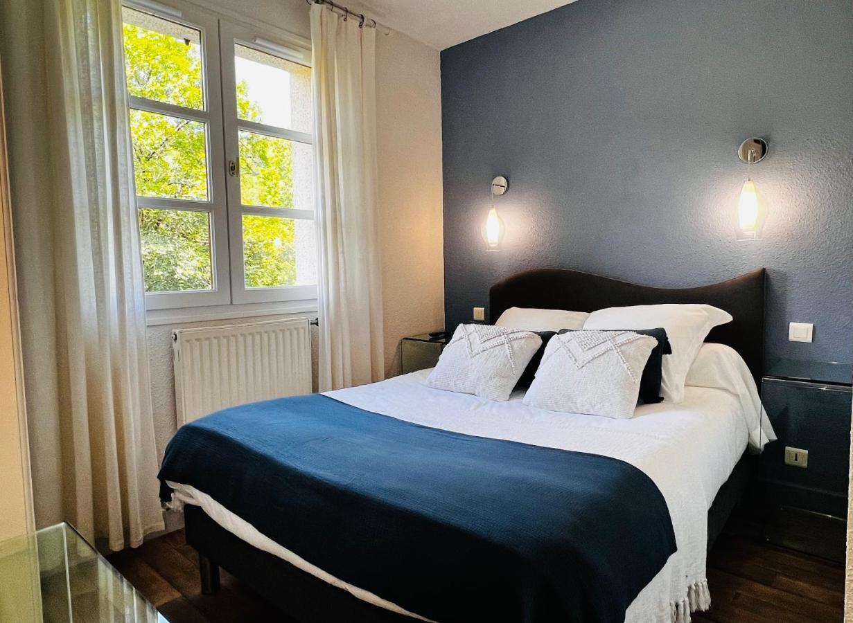L'Escoundillou Hotell Saint-Jacques-des-Blats Exteriör bild