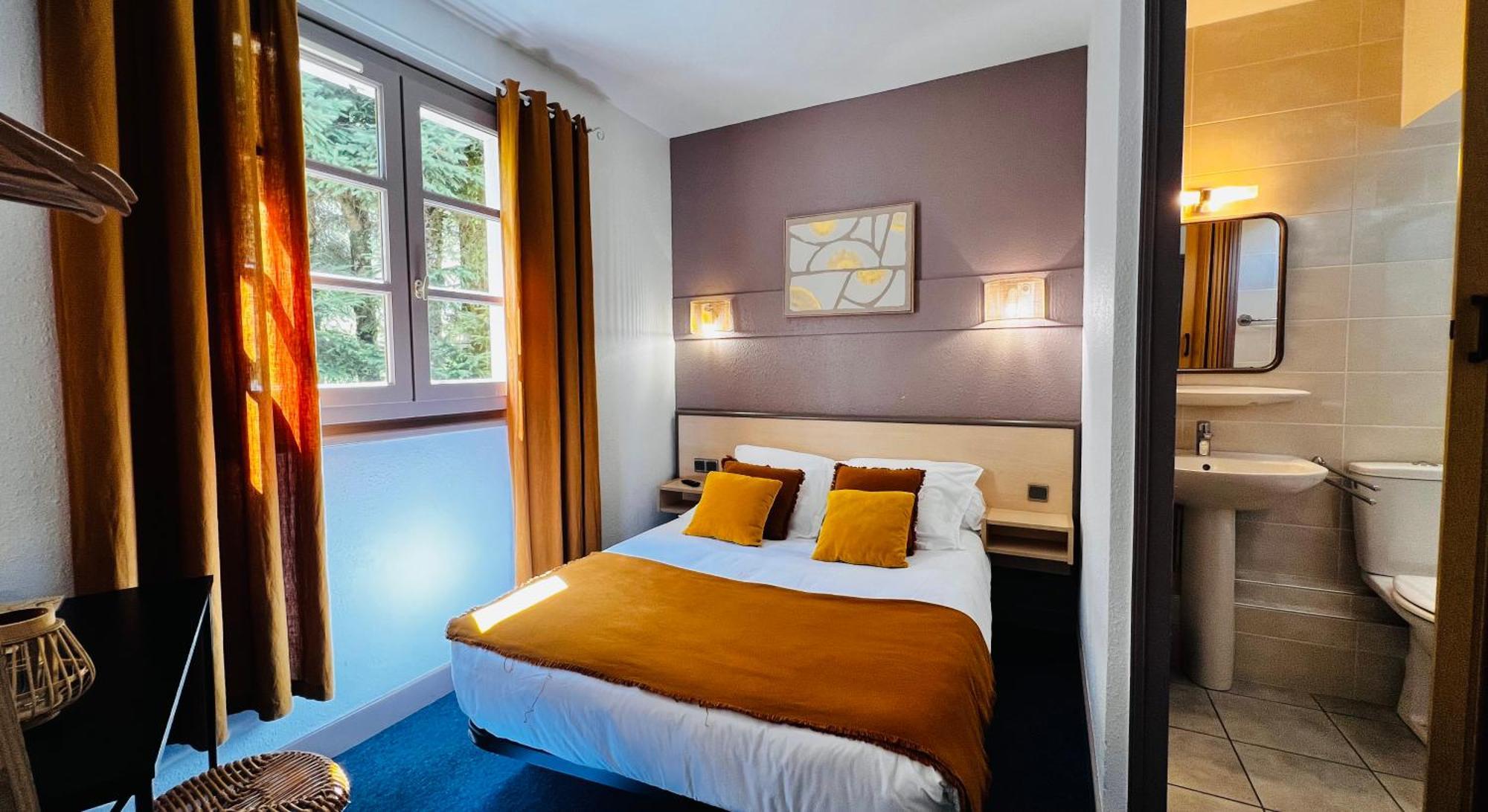 L'Escoundillou Hotell Saint-Jacques-des-Blats Exteriör bild
