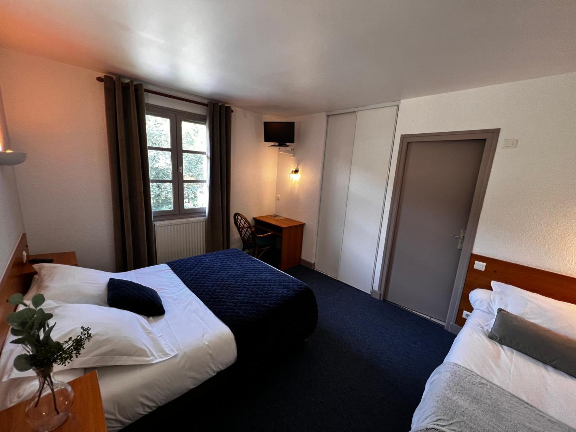 L'Escoundillou Hotell Saint-Jacques-des-Blats Exteriör bild