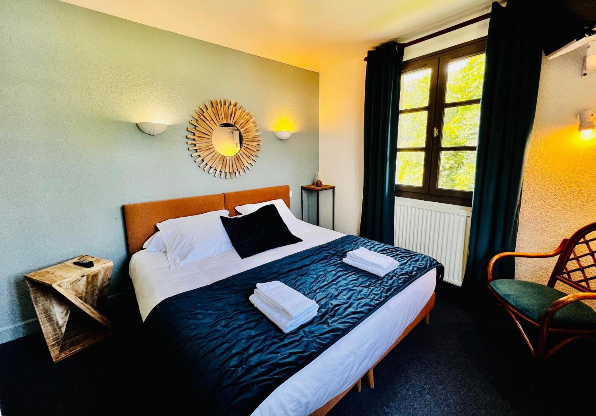 L'Escoundillou Hotell Saint-Jacques-des-Blats Exteriör bild