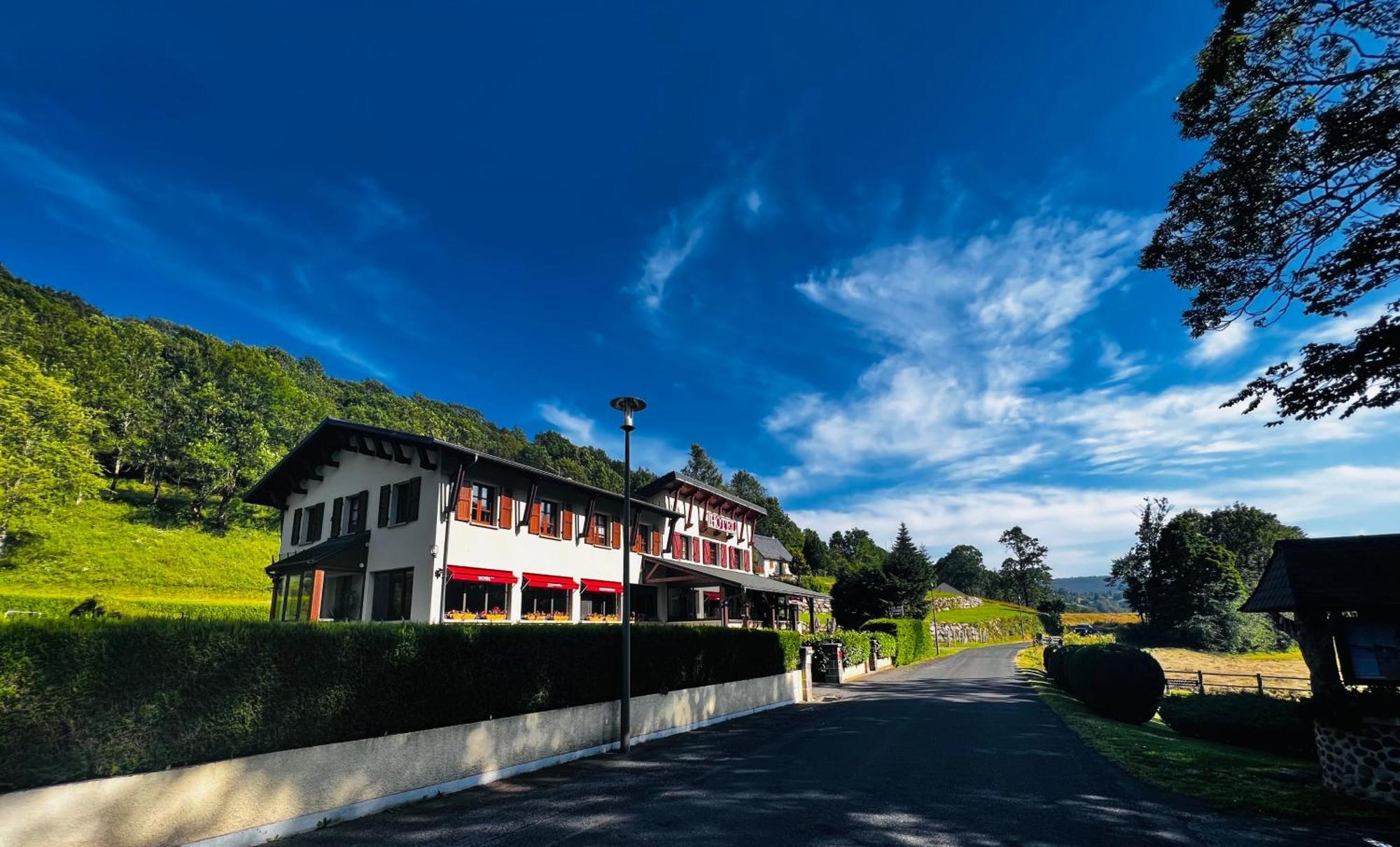 L'Escoundillou Hotell Saint-Jacques-des-Blats Exteriör bild