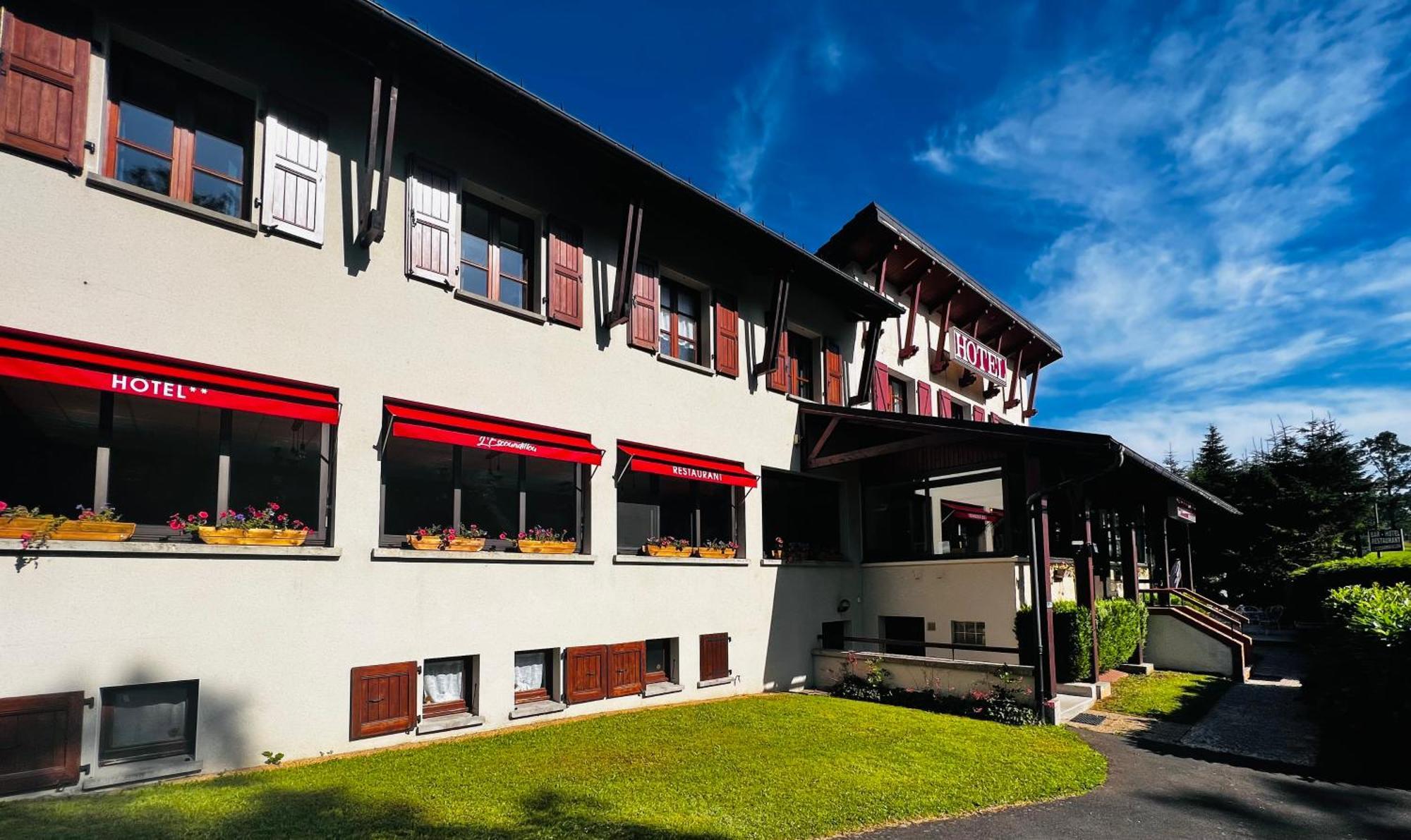 L'Escoundillou Hotell Saint-Jacques-des-Blats Exteriör bild